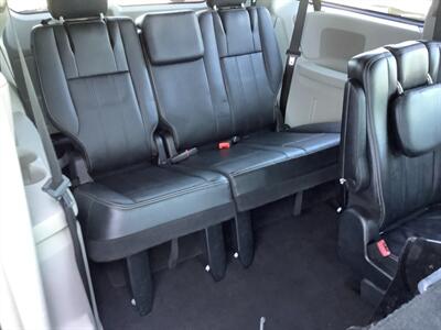 2014 Chrysler Town and Country Touring   - Photo 33 - Crest Hill, IL 60403