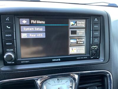 2014 Chrysler Town and Country Touring   - Photo 25 - Crest Hill, IL 60403