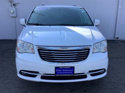 2014 Chrysler Town and Country Touring   - Photo 9 - Crest Hill, IL 60403