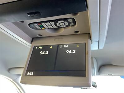 2014 Chrysler Town and Country Touring   - Photo 44 - Crest Hill, IL 60403