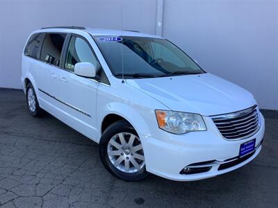 2014 Chrysler Town and Country Touring   - Photo 8 - Crest Hill, IL 60403