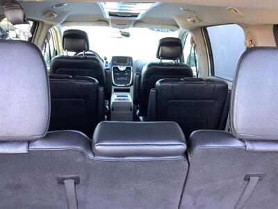 2014 Chrysler Town and Country Touring   - Photo 46 - Crest Hill, IL 60403