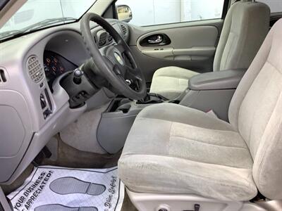 2005 Chevrolet Trailblazer LT   - Photo 13 - Crest Hill, IL 60403