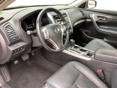 2013 Nissan Altima 3.5 SL   - Photo 15 - Crest Hill, IL 60403