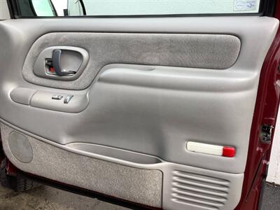 1998 Chevrolet Tahoe LT - Photo 22 - Crest Hill, IL 60403