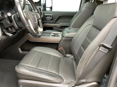 2019 GMC Sierra 3500 Denali   - Photo 23 - Crest Hill, IL 60403