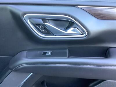 2021 Chevrolet Suburban LT   - Photo 48 - Crest Hill, IL 60403