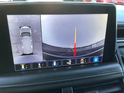 2021 Chevrolet Suburban LT   - Photo 14 - Crest Hill, IL 60403