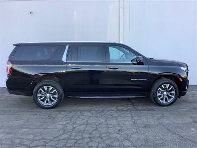 2021 Chevrolet Suburban LT   - Photo 8 - Crest Hill, IL 60403