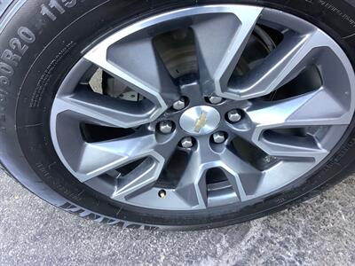 2021 Chevrolet Suburban LT   - Photo 65 - Crest Hill, IL 60403