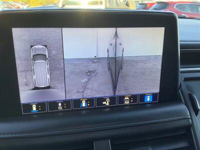 2021 Chevrolet Suburban LT   - Photo 15 - Crest Hill, IL 60403