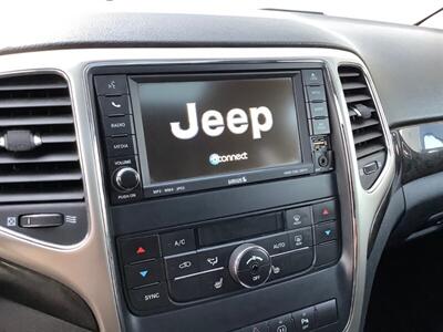 2011 Jeep Grand Cherokee Laredo   - Photo 18 - Crest Hill, IL 60403