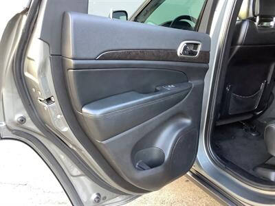 2011 Jeep Grand Cherokee Laredo   - Photo 23 - Crest Hill, IL 60403