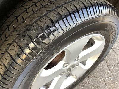 2011 Jeep Grand Cherokee Laredo   - Photo 44 - Crest Hill, IL 60403