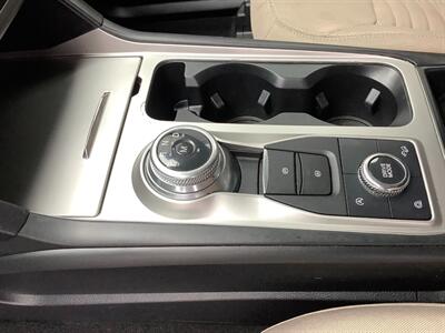 2020 Ford Explorer XLT   - Photo 17 - Crest Hill, IL 60403