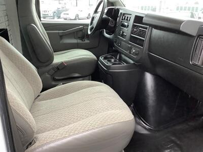 2017 Chevrolet Express 2500 - Photo 23 - Crest Hill, IL 60403