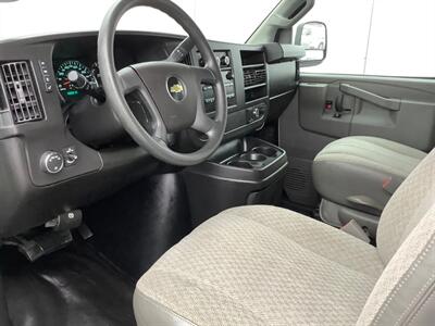 2017 Chevrolet Express 2500   - Photo 16 - Crest Hill, IL 60403