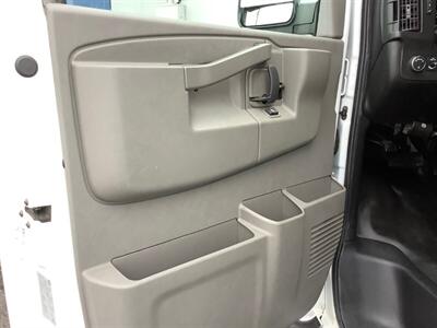 2017 Chevrolet Express 2500 - Photo 13 - Crest Hill, IL 60403