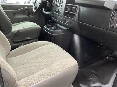 2017 Chevrolet Express 2500 - Photo 22 - Crest Hill, IL 60403