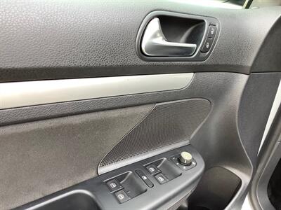 2010 Volkswagen Jetta S   - Photo 13 - Crest Hill, IL 60403