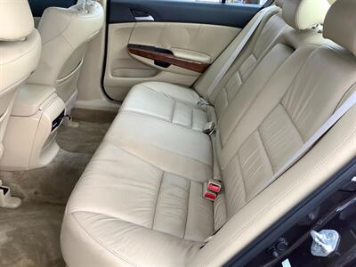2011 Honda Accord EX-L V6 w/Navi - Photo 25 - Crest Hill, IL 60403