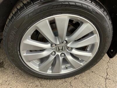 2011 Honda Accord EX-L V6 w/Navi - Photo 39 - Crest Hill, IL 60403