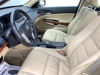 2011 Honda Accord EX-L V6 w/Navi - Photo 16 - Crest Hill, IL 60403