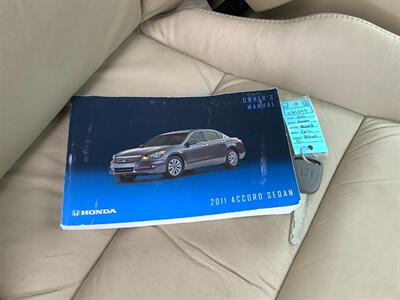 2011 Honda Accord EX-L V6 w/Navi - Photo 30 - Crest Hill, IL 60403