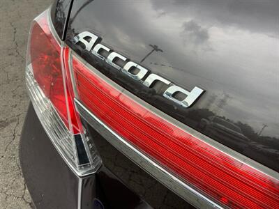 2011 Honda Accord EX-L V6 w/Navi - Photo 34 - Crest Hill, IL 60403