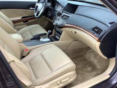 2011 Honda Accord EX-L V6 w/Navi - Photo 29 - Crest Hill, IL 60403