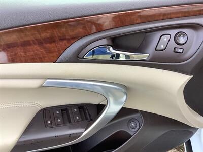 2014 Buick Regal Premium I - Photo 12 - Crest Hill, IL 60403