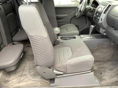2016 Nissan Frontier SV V6 - Photo 30 - Crest Hill, IL 60403