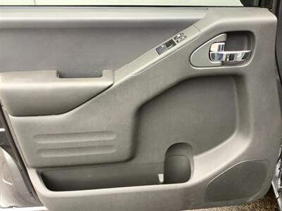 2016 Nissan Frontier SV V6 - Photo 10 - Crest Hill, IL 60403