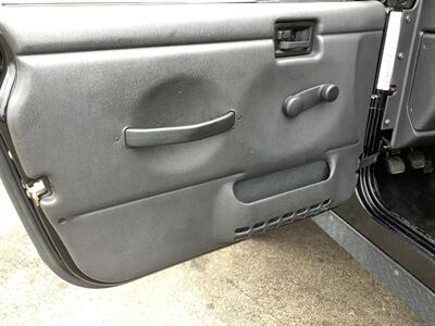 2004 Jeep Wrangler X - Photo 11 - Crest Hill, IL 60403