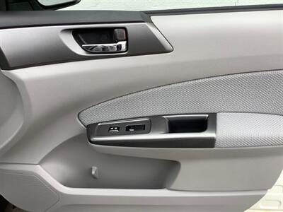 2013 Subaru Forester 2.5X Premium   - Photo 26 - Crest Hill, IL 60403