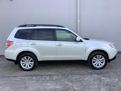 2013 Subaru Forester 2.5X Premium - Photo 7 - Crest Hill, IL 60403