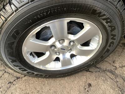 2010 Ford Escape Limited   - Photo 10 - Crest Hill, IL 60403