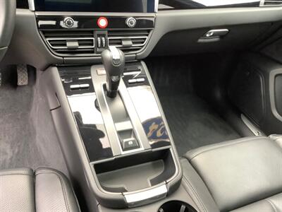 2024 Porsche Macan S   - Photo 20 - Crest Hill, IL 60403