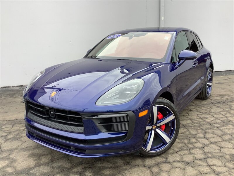 2024 Porsche Macan S photo 2