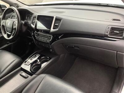 2018 Honda Pilot Touring   - Photo 39 - Crest Hill, IL 60403