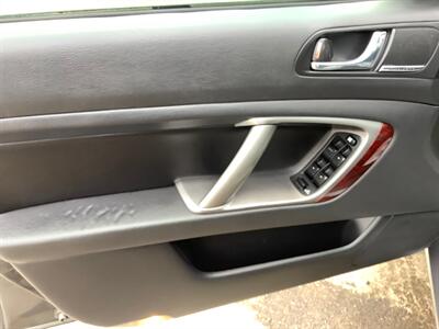 2009 Subaru Outback 2.5i Limited   - Photo 10 - Crest Hill, IL 60403