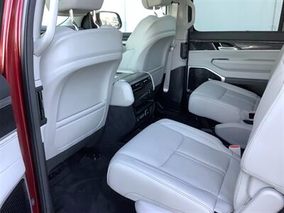 2022 Wagoneer Wagoneer Series III   - Photo 43 - Crest Hill, IL 60403