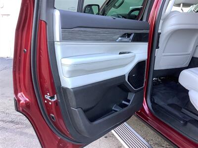 2022 Wagoneer Wagoneer Series III   - Photo 42 - Crest Hill, IL 60403