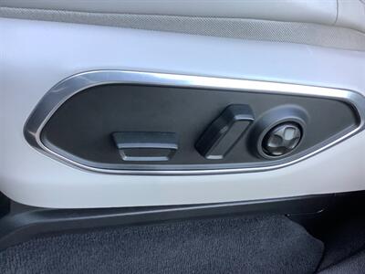 2022 Wagoneer Wagoneer Series III   - Photo 41 - Crest Hill, IL 60403