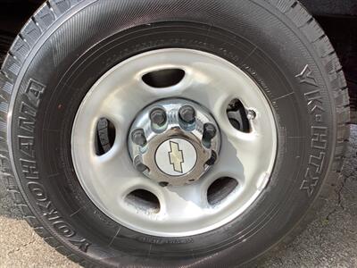 2006 Chevrolet Express LS 3500   - Photo 36 - Crest Hill, IL 60403