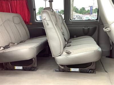 2006 Chevrolet Express LS 3500   - Photo 20 - Crest Hill, IL 60403