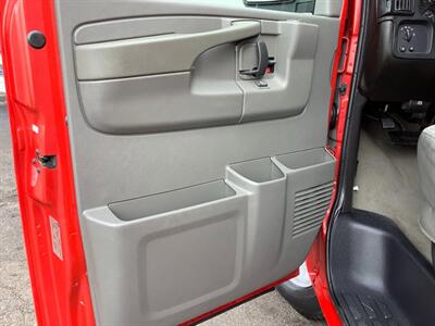 2006 Chevrolet Express LS 3500   - Photo 13 - Crest Hill, IL 60403