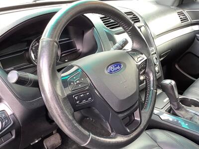 2017 Ford Explorer XLT   - Photo 24 - Crest Hill, IL 60403