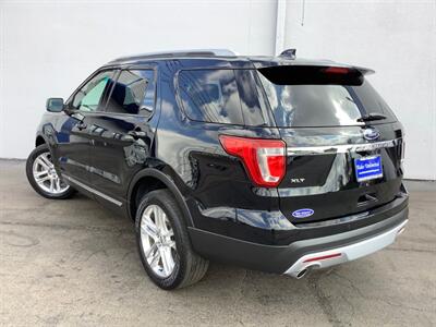 2017 Ford Explorer XLT   - Photo 4 - Crest Hill, IL 60403