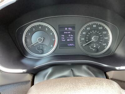 2019 Hyundai SANTA FE SE 2.4L   - Photo 22 - Crest Hill, IL 60403